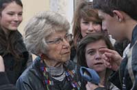 Josie L&eacute;vy Martin avec les &eacute;l&egrave;ves de Lesterps