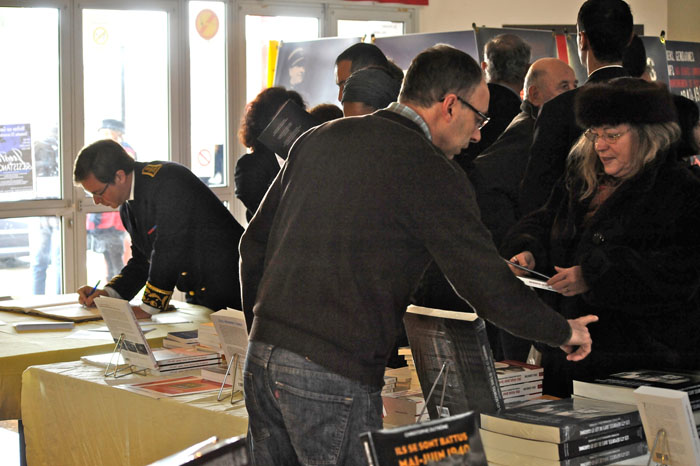 LHOU4394a