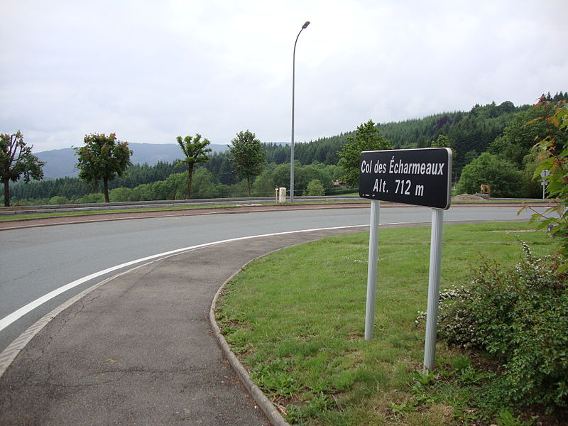 Poule-les-echarmeaux en 1939-1945 Poule-les-echarmeaux en 1939-1945